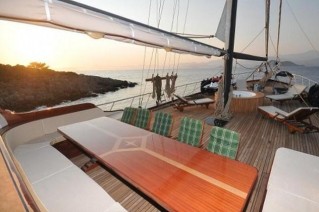 BROTHERS -  On Deck Al fresco Dining